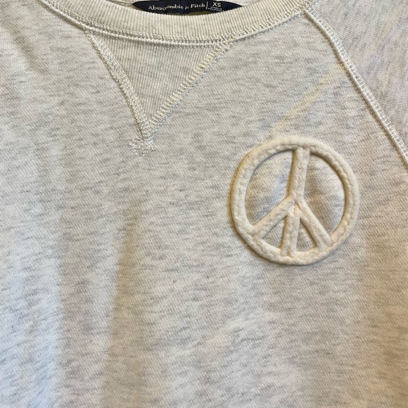 Abercrombie long sleeve crop women’s sweatshirt - Picture 2 of 4